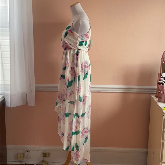 Formal dress - Picture 2 of 5